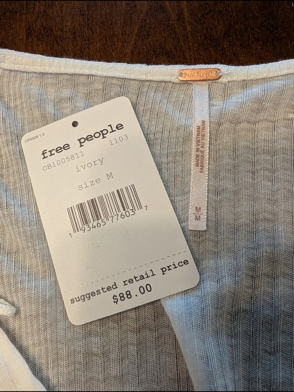 Free People Ivory Ruched V-Neck Top Size M NWT - Picture 3 of 7